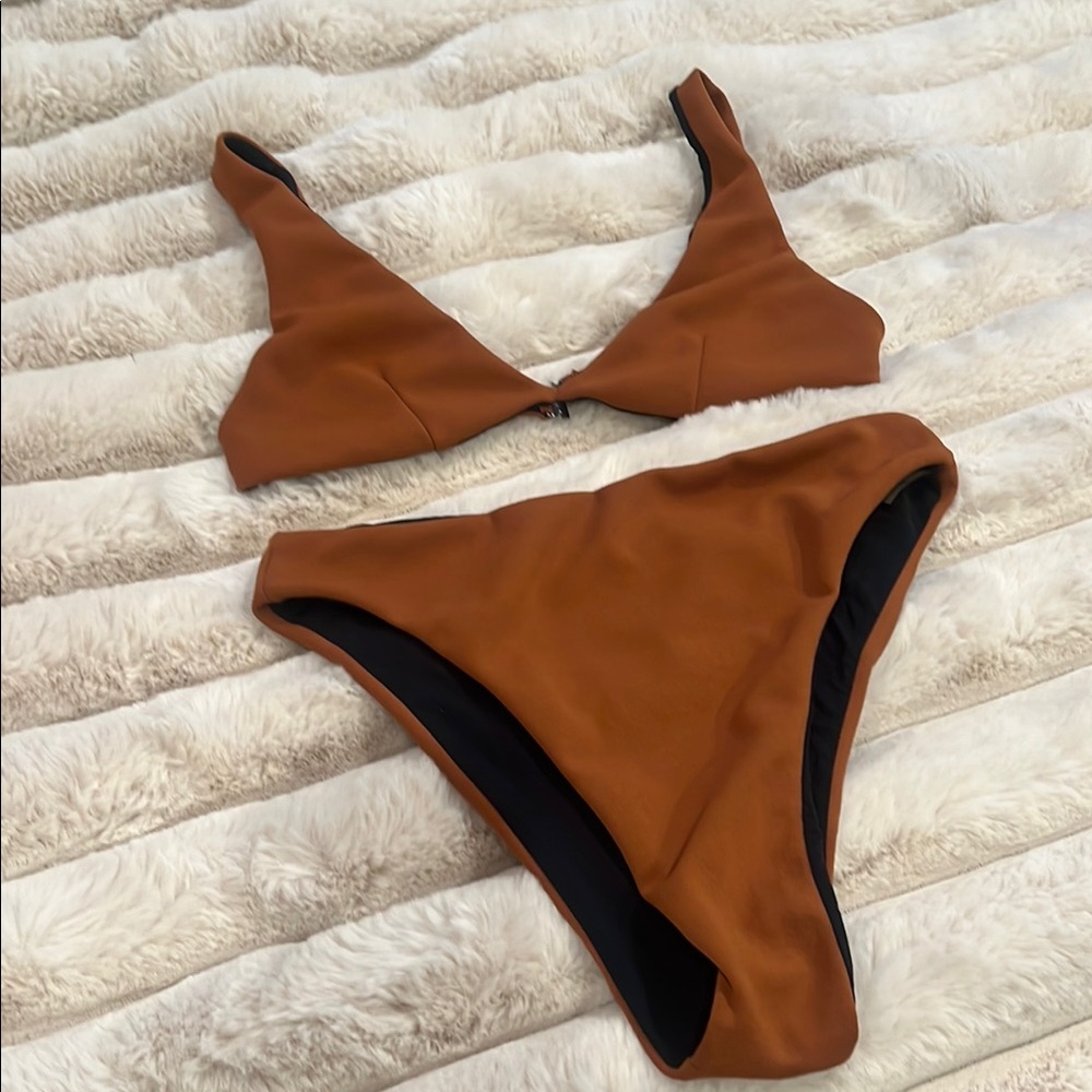 Bronze color 👙 bikini. Height. M.